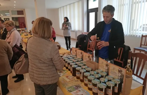 Čebelarijo v sožitju z medvedom