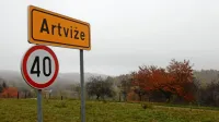 Umeščanje vetrnic v okolico Artviž utegne odnesti predsednika KS 
Darka Škerjanca.