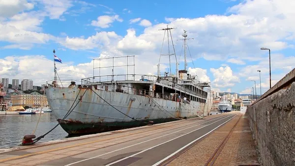 Evropska prestolnica kulture bo na Reki botrovala tudi obnovi Titove ladje Galeb, ki bo poslej gostila zlasti umetnost.  