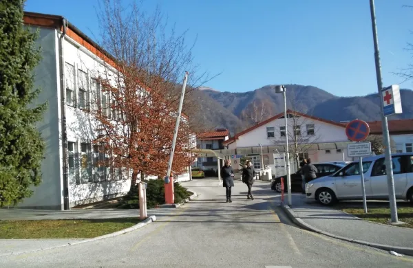 V tolminskih energetsko saniranih stavbah so med drugim  preuredili  laboratorij in prostore za zobozdravstvo. 
