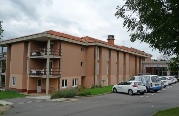 Hotel Maestoso bo v tej obliki stal le še do konca januarja, ko ga bo 
izbrani izvajalec začel prenavljati.