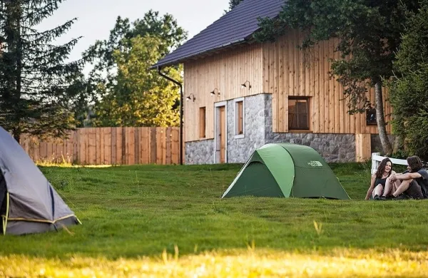 Uvrstitev med 100 najboljših kampov v Evropi  je za kamp Plana iz Selc pri Pivki izziv, da bodo v novi sezoni, ki se začne aprila, še boljši.