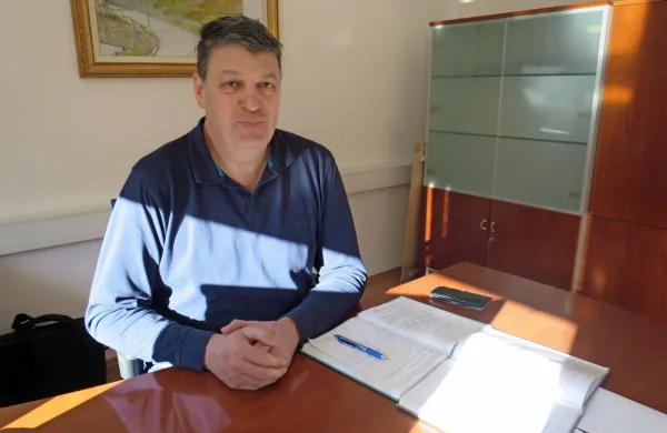 V.d. direktorja  Komunale Idrija Marijan Mržek se ne bo več potegoval za direktorja, a bi ostal v 
komunalni dejavnosti.