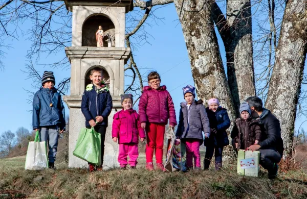 Na Suhorju je tokrat tepežkalo kar sedem otrok.