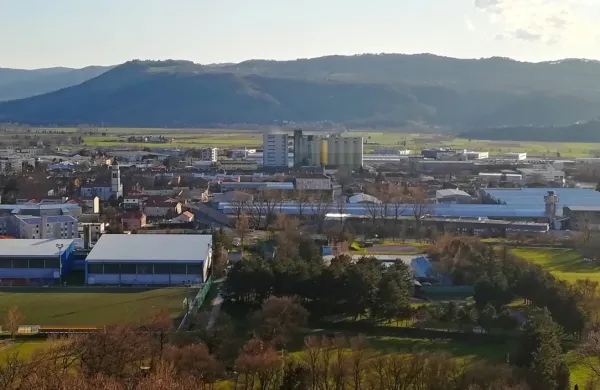 Ajdovska občina zvišuje nadomestilo za uporabo stavbnega  
zemljišča.