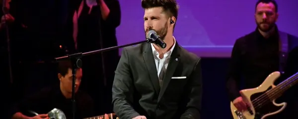 Etien Huskić je nogometno žogo zamenjal za klaviature in se posvetil glasbeni karieri. 
