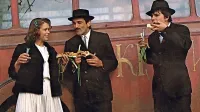 Neda Arnerić je leta 1980 igrala v kultnem Šijanovem  filmu Kdo  tam poje (Ko to tamo peva); ob njej 
Dragan Nikolić in Slavko Štimac. 