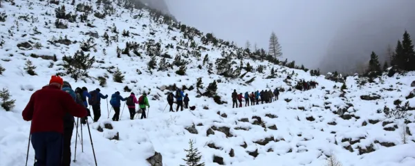  Vreme naj ne bi bilo ovira, kar je čar pohodov, organiziranih na prav določen dan.
