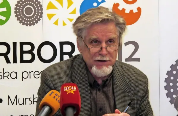 Franci Pivec je vsestranski kulturnik, ki že dlje kot pol stoletja 
ustvarja, organizira in povezuje.  