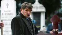  Nagrado za prispevek k evropski kinematografiji bodo v sredo ob 
18. uri v Tartinijevem gledališču podelili srbskemu igralcu, režiserju, scenaristu in producentu  Draganu Bjelogrliću. Otvoritvena 
projekcija festivala bosta prva dela  druge sezone  Senc nad 
Balkanom.