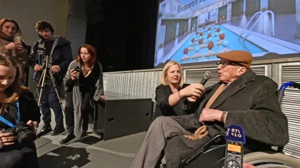 Boris Pahor je tudi v Trstu požel ogromno zanimanja in vzbudil 
toliko pozornosti, da so se na filmskem festivalu odločili za 
dodatno večerno projekcijo dokumentarnega filma Človek, ki je 
videl preveč.   
