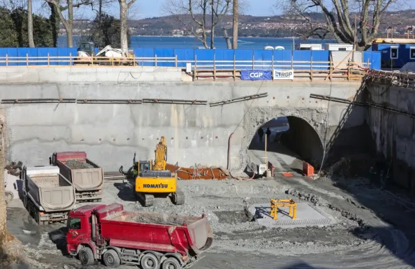 Izkop za garažno hišo na Muzejskem trgu  je v sklepni fazi, kmalu  
bodo gradbinci začeli  betonirati talno ploščo.