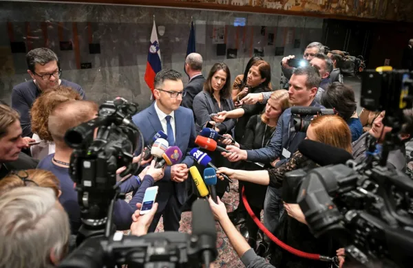 Predsednik vlade Marjan Šarec pravi, da je že v petek vedel, da bo 
v ponedeljek odstopil. 