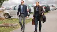 Damjan Birtič (levo) in njegov odvetnik Bruno Krivec bosta morala 
ponovno priti na novogoriško okrožno sodišče.