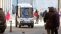  

 Z vozili na električni pogon bodo domačinom olajšali dostop do 
doma in javnih storitev.