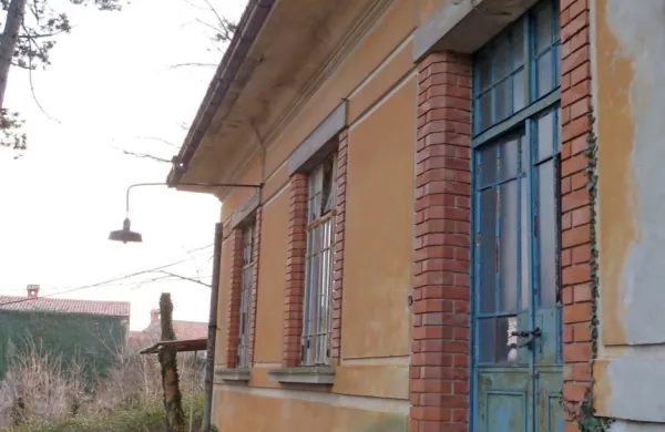 Staro menzo je za 71.000 evrov kupila komenska občina na 
včerajšnji dražbi.