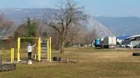 Travnik v občinski lasti tik ob meji in  Kolodvorska ulica ob njem bi lahko postala novo prizorišče sejma Expomego.