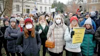 Mladi Sarajevčani, ki obraznih mask ne nosijo zgolj iz protesta, 
zahtevajo čist zrak, ki je po njihovem prepričanju temeljna 
človekova pravica.