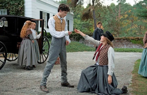 Timothée Chalamet in Saoirse Ronan sta v Času deklištva ponovno 
pokazala njun nesporni igralski talent, Ronanova pa se letos 
poteguje tudi za oskarja za najboljšo glavno žensko vlogo.