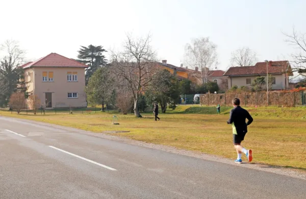 Tudi na italijanski strani se strinjajo, da sta Kolodvorska ulica in 
travnik tik ob meji primerna za organizacijo sejma Expomego. 