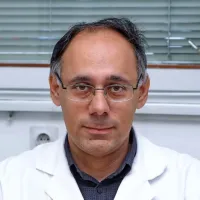 Boris Kopilović, koprska enota NIJZ: “Vsaka sezona gripe je na 
vrhuncu tik pred počitnicami in med njimi, se pa prav zaradi njih 
umiri.”