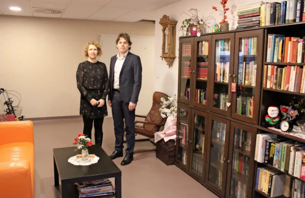 Direktor Zavoda Pristan Martin Kopatin in socialna delavka 
Klavdija Žnidar. 