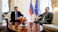 Predsednik države Borut Pahor (levo) se bo z vodji poslanskih 
skupin pogovarjal še danes in jutri. Včeraj je kot prvega sprejel 
Danijela Krivca (SDS). 