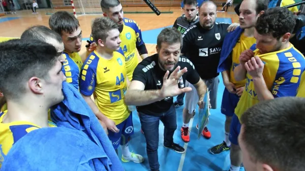 Kakšno taktiko pripravlja koprski trener Uroš Rapotec za ekipo iz 
Ribnice?