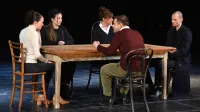 V predstavi Samo konec sveta igrajo (z leve) Tina Gunzek, Sara Gorše,  Maja Blagovič,  Primož Forte in Romeo Grebenšek. 