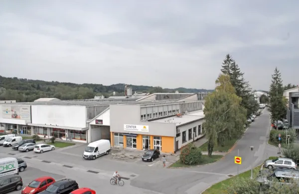 V Industrijski coni Meblo so po zagotovilih upraviteljice Mebla 
Holding že začeli z odpravljanjem dotrajane infrastrukture. 