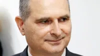 V. d. direktorja šempterske bolnišnice pravi, da se ne sprašuje,  
kako se kdo  počuti, ampak sledi zavezi poslovanje  sanirati in 
ustanovi omogočiti razvoj.