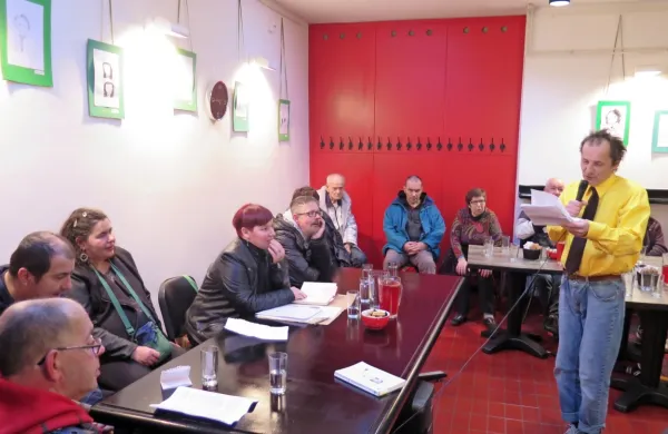 V kavarni Integrali so v sredo odprli razstavo Prešeren tako in 
drugače. Odprtje so pospremili s krajšim pesniško obarvanim 
kulturnim programom.  