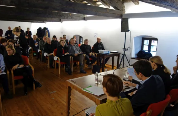 Svetniki občine med drugim pričakujejo, naj država popravi 
predpise o sežiganju smeti, če so neustrezni.  