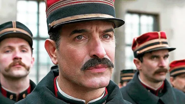  V središču filma Obtožujem! je znamenita afera Dreyfus. 