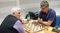 Simen Agdestein (desno) v dvoboju s kasnejšim zmagovalcem 
novogoriškega šahovskega turnirja Zdenkom Kožulom.