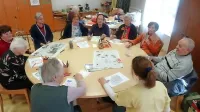 V dnevnem varstvu sežanskega doma upokojencev se srečuje od sedem do deset uporabnikov iz 
Sežane in okolice. 