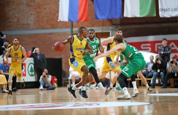 Koprski košarkarji so imeli v finalu na Kodeljevem v igri več 
učinkovitih rešitev kot Olimpijini favoriti.