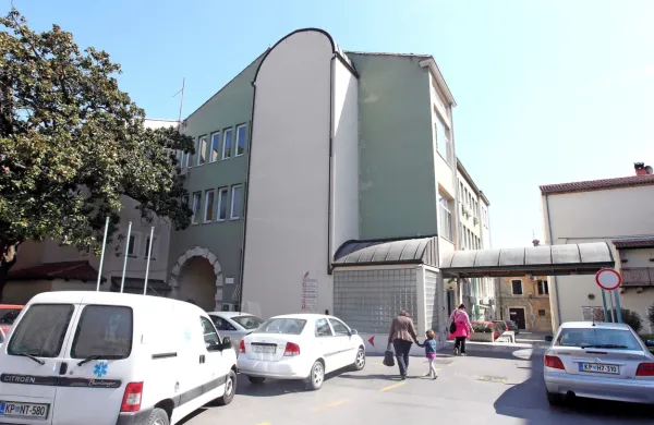 Na razpis za direktorski položaj v Zdravstvenem domu Koper so 
prispele štiri vloge.