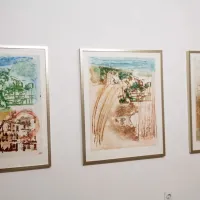 Mislim je odvzel črnino, grafikam dodal barve