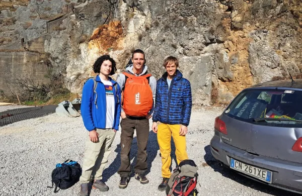 Skupina tržaških plezalcev pravi, da so smeri v  plezališču Mišja peč  
tehnično zahtevne, kar pa jim zelo ustreza. 