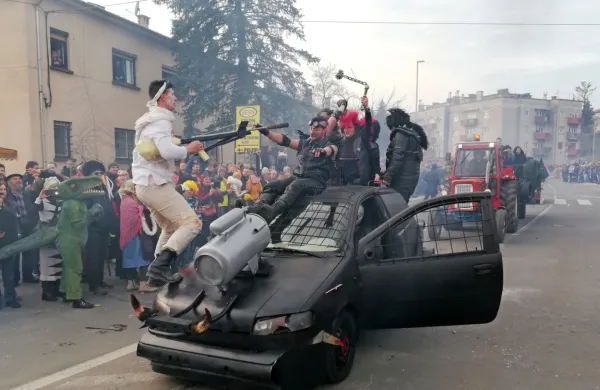 Mad Max je v Ilirsko Bistrico prišel iz Kočanije.