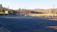 Mladi so se odločili za obnovo razsvetljave na asfaltnem igrišču na Grofovskem v Komnu.