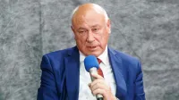 Stanko Markovčič pravi, da se za funkcijo člana upravnega odbora 
Postojnske jame ni ponujal sam, pač pa je s kandidaturo soglašal, 
potem ko mu je to predlagal župan.