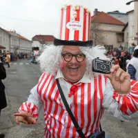 Sovič, pastirček Jakob in podzemni svet navdihnili postojnski pust