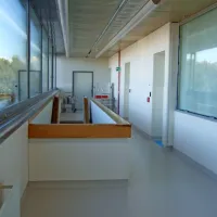 Po predpisih urejena čista pot za potrebe dostave materiala za 
dnevno bolnišnico. 