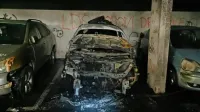 V začetku februarja je v garažni hiši zgorel zapuščen renault 
scenic, požar pa je poškodoval še dva avta ob njem.