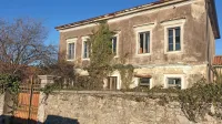 Stavba starega župnišča v Pliskovici bi lahko sprejela 45 šolarjev, 
če bi ministrstvo izpeljalo svoj načrt in jo obnovilo. 