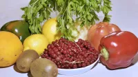 Vitamin C potrebujemo vse leto, na petek in svetek, 24 ur na dan, 
ne samo ko razsajajo virusi.