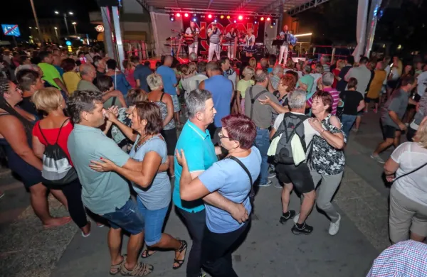 Na ribiških praznikih je veselo in bučno.