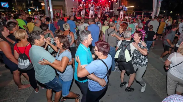 Na ribiških praznikih je veselo in bučno.
